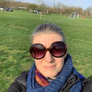 Meet your Posher, Simone